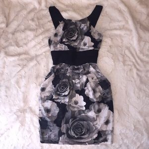 Black, White, Grey Floral Dress w/ Pockets